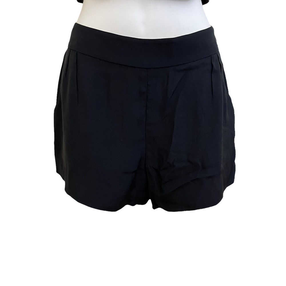 Wilfred Womens 100% Silk Solid Shorts Sz 2 Pleated Pockets Side Zip